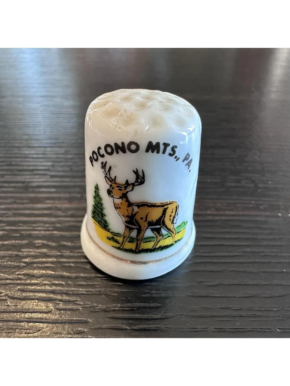 Vintage Pocono Mountains PA Souvenir Ceramic Thimble Deer Gold Trim EUC